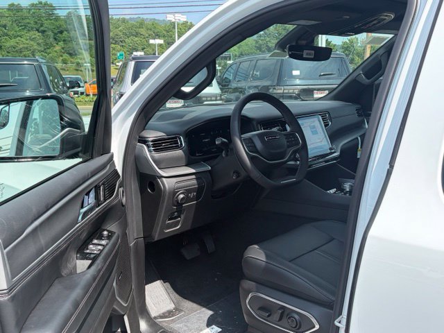 New 2026 Jeep Grand Wagoneer L 4WD w/ Premium Group I image 15