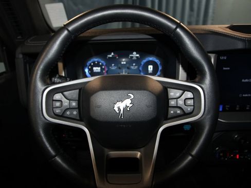 Used 2025 Ford Bronco Outer Banks AWD/4WD image 11