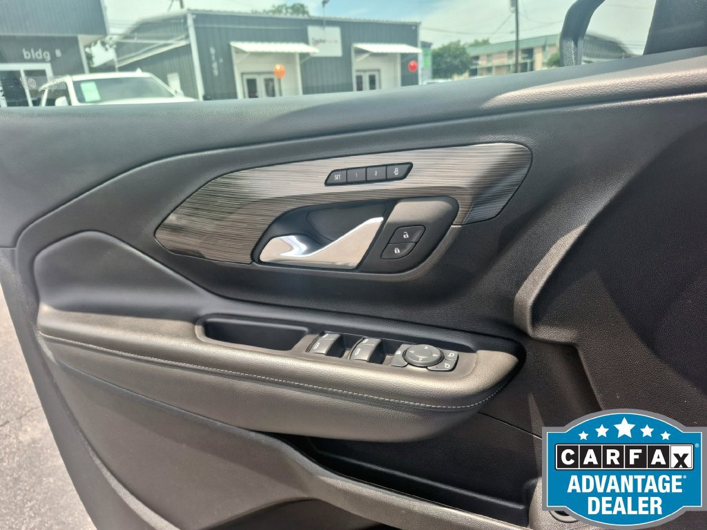 Used 2024 GMC Terrain SLT w/ Elevation Edition FWD image 18