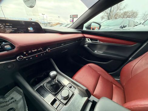 Used 2021 MAZDA MAZDA3 s image 17