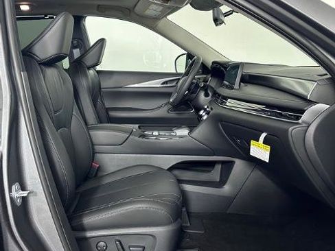 Certified 2025 INFINITI QX60 Luxe w/ Vision Package image 30