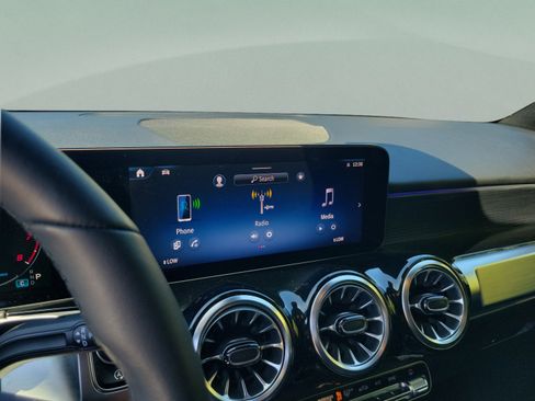 Certified 2026 Mercedes-Benz GLB 250 w/ Exclusive Package image 17