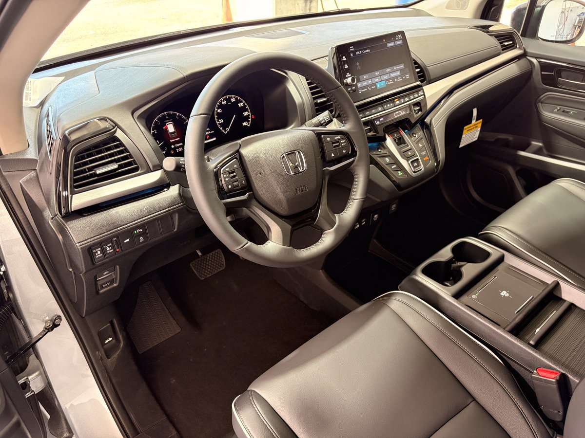 New 2027 Honda Odyssey Touring image 7