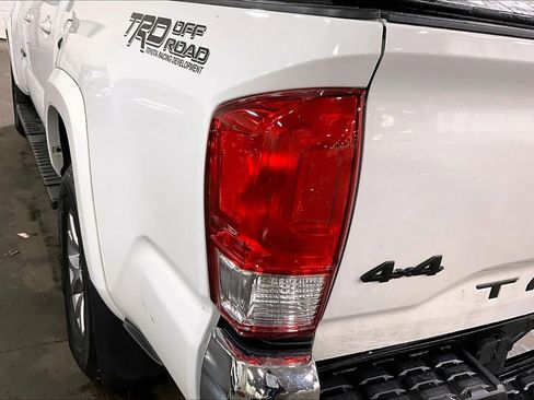 Used 2017 Toyota Tacoma SR5 w/ Tow Package image 29