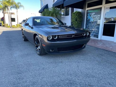Used 2015 Dodge Challenger SXT Plus image 3
