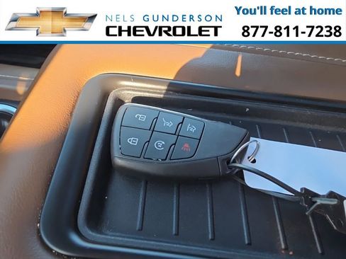 Used 2024 Chevrolet Suburban High Country w/ Advanced Technology Package image 41