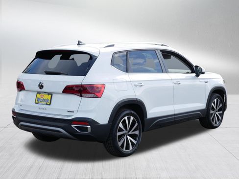 Used 2022 Volkswagen Taos SE AWD/4WD image 7