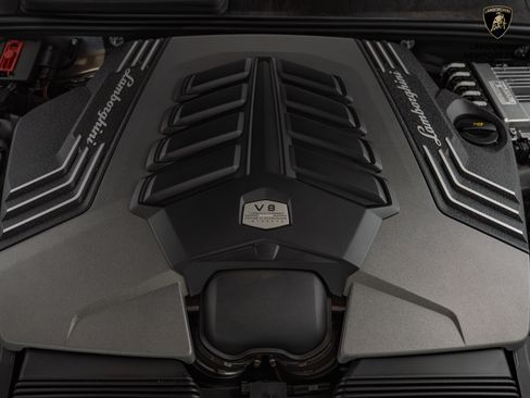 Used 2024 Lamborghini Urus S image 11