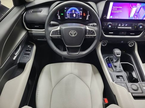 Used 2024 Toyota Grand Highlander XLE image 18