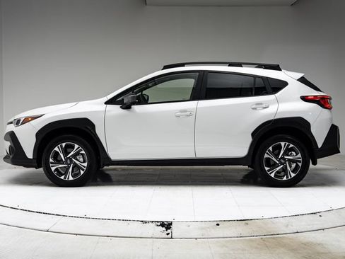 Used 2024 Subaru Crosstrek 2.0i Premium AWD/4WD image 2