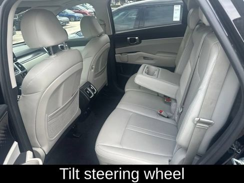Used 2023 Kia Sorento S w/ Panoramic Sunroof Package FWD image 29