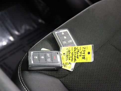 Used 2022 Jeep Grand Cherokee Altitude RWD image 20