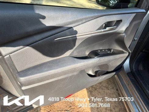 Used 2025 Toyota Camry SE FWD image 16