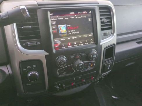 Used 2018 RAM 2500 Big Horn image 26