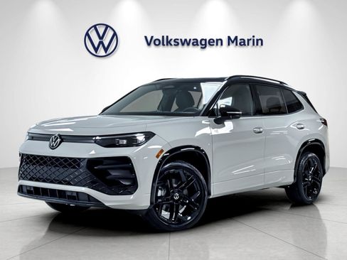 New 2026 Volkswagen Tiguan SE R-Line AWD/4WD image 1