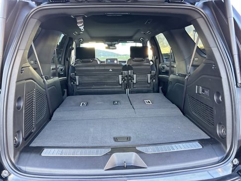 Used 2024 Chevrolet Tahoe Z71 w/ Luxury Package image 23