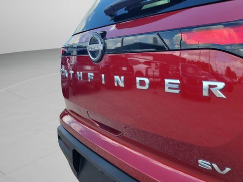 Certified 2023 Nissan Pathfinder SV image 9