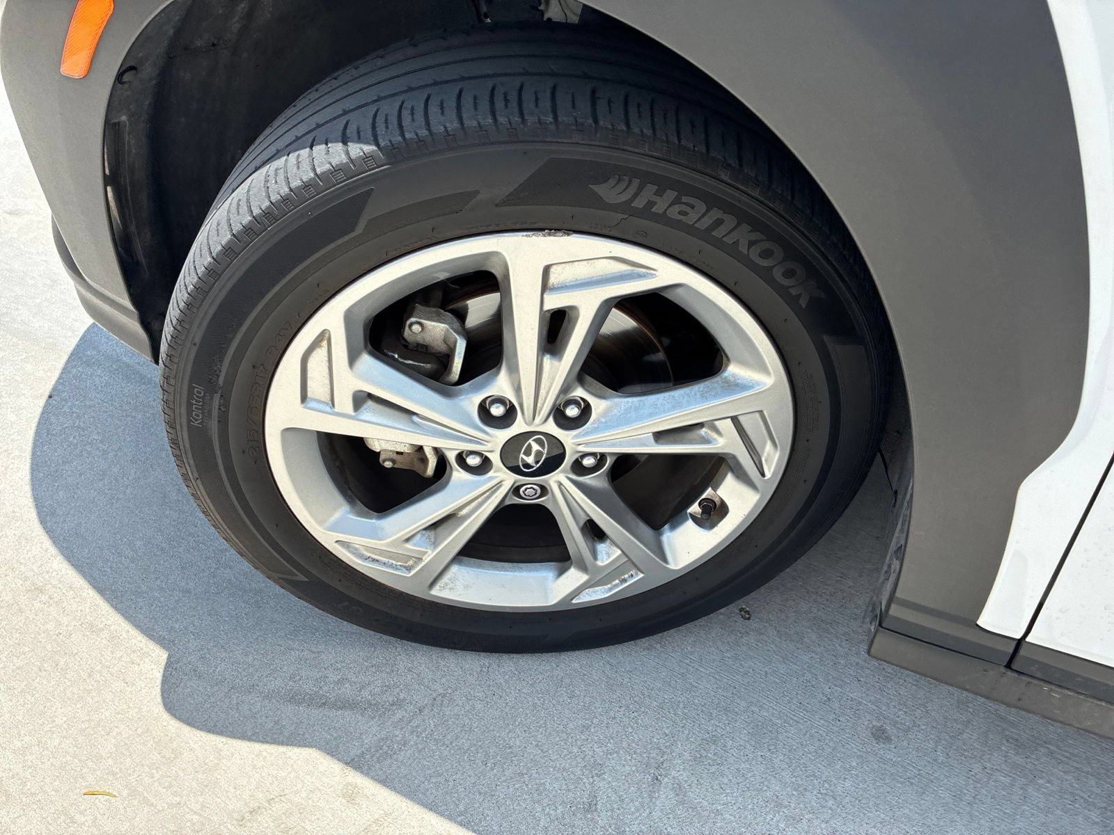 Used 2023 Hyundai Kona SEL w/ Cargo Package FWD image 7