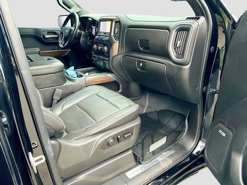 Used 2019 Chevrolet Silverado 1500 High Country w/ Technology Package AWD/4WD image 13
