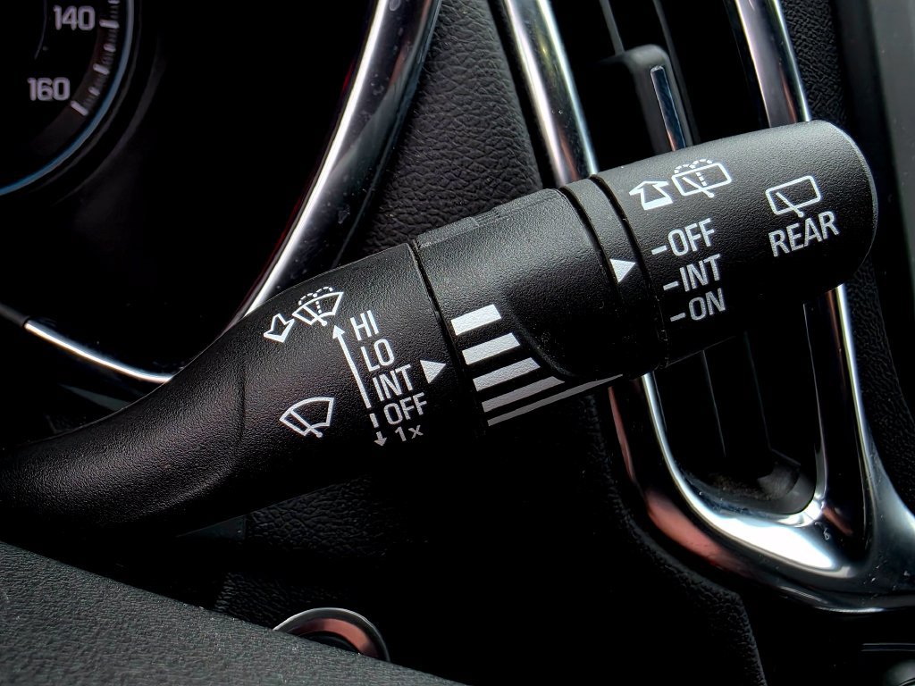 Used 2024 Chevrolet Equinox LT FWD image 27