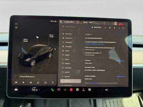Used 2024 Tesla Model Y Long Range AWD/4WD image 21