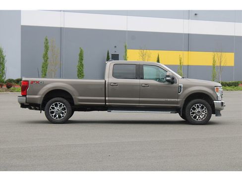 Used 2020 Ford F350 Lariat w/ Lariat Value Package AWD/4WD image 3