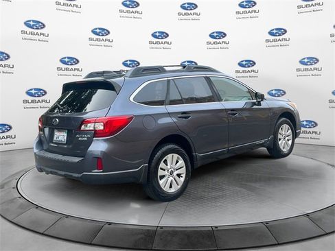 Used 2017 Subaru Outback 2.5i Premium image 4