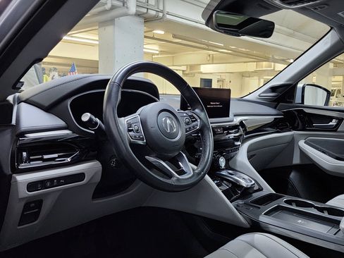 Used 2025 Acura MDX SH-AWD w/ Technology Package image 8
