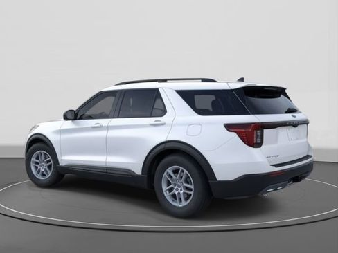New 2026 Ford Explorer Active image 4
