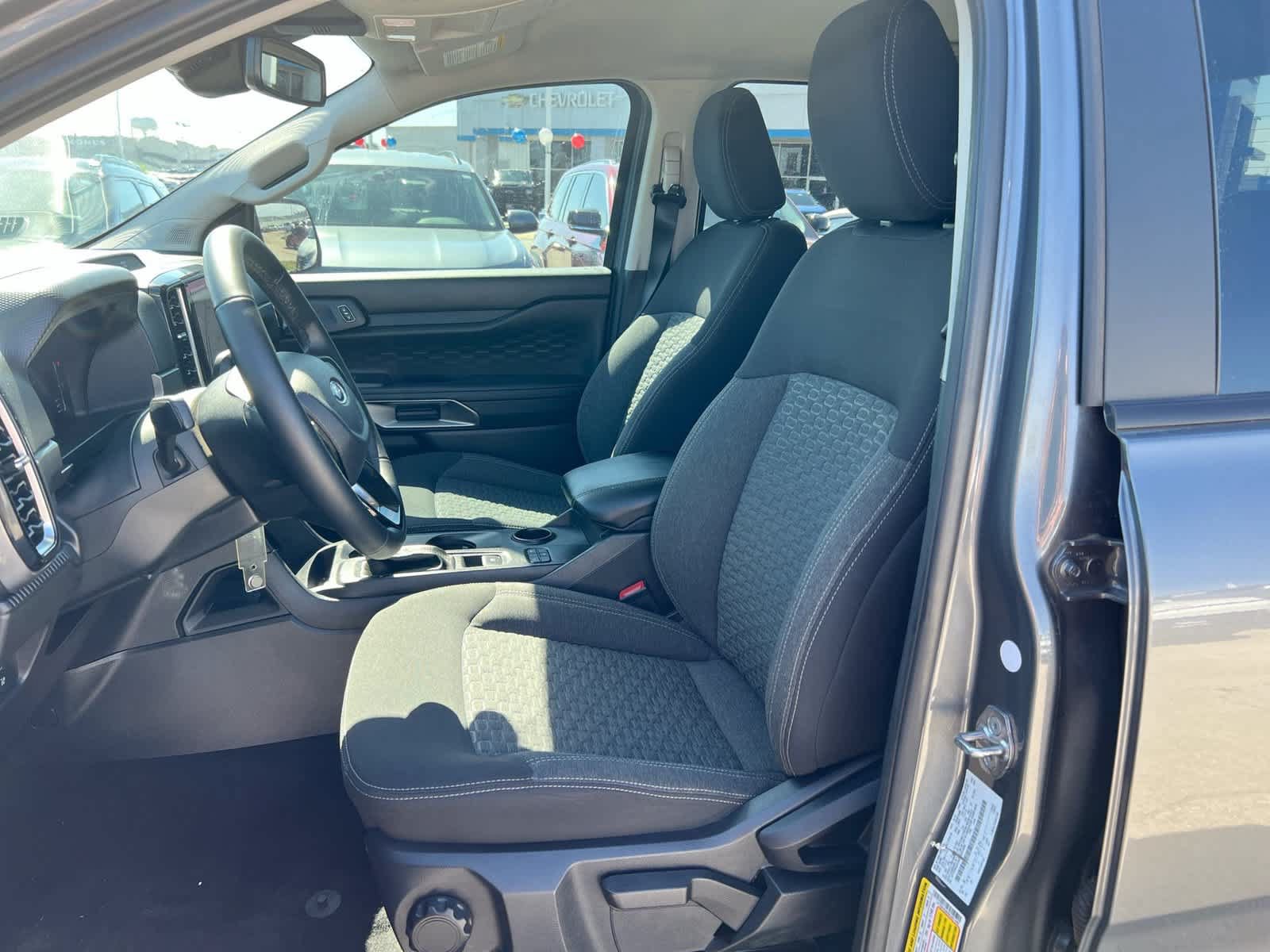 Used 2025 Ford Ranger XLT w/ Convenience Package RWD image 18