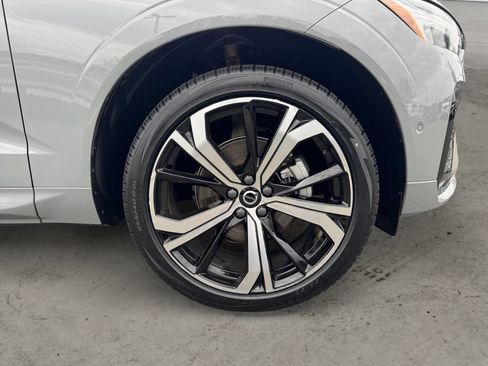 Certified 2024 Volvo XC60 B5 Ultimate w/ Climate Package AWD/4WD image 9