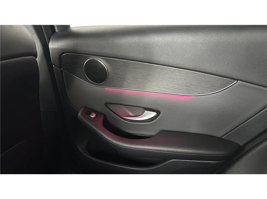 Used 2020 Mercedes-Benz GLC 300 image 18