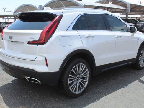 Used 2024 Cadillac XT4 Premium Luxury w/ Active Safety Package FWD image 3