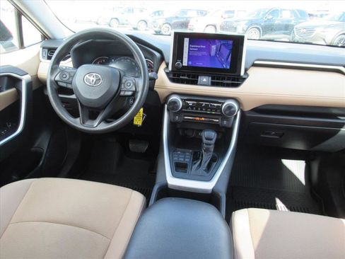 Used 2023 Toyota RAV4 LE image 15