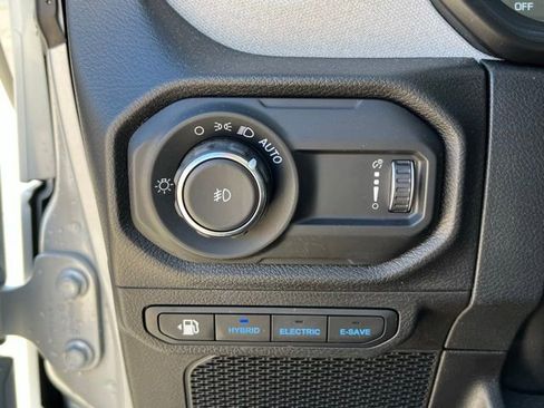 Used 2024 Jeep Wrangler Unlimited image 22