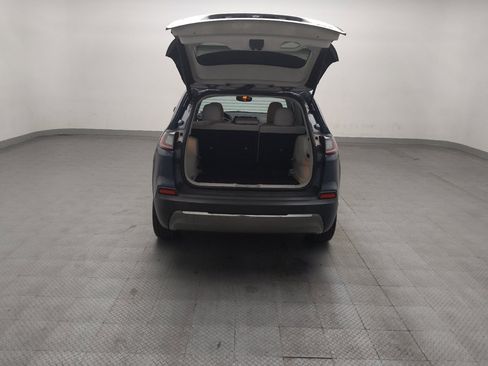 Used 2019 Jeep Cherokee Limited FWD image 29