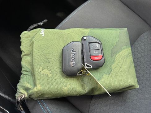 Used 2022 Jeep Wrangler Unlimited Rubicon 4xe w/ Dual Top Group image 30