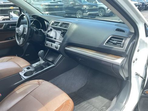 Used 2017 Subaru Outback 3.6R Touring w/ Popular Package #5A AWD/4WD image 30