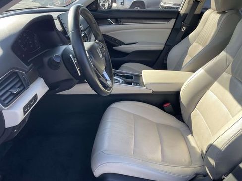 Used 2021 Honda Accord Touring image 14