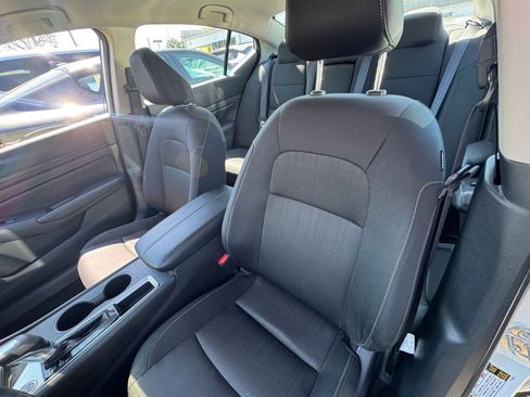 Used 2025 Nissan Altima 2.5 SV image 36