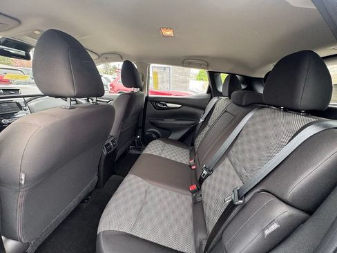 Used 2022 Nissan Rogue Sport SV AWD/4WD image 17