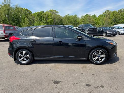 Used 2016 Ford Focus SE FWD image 6