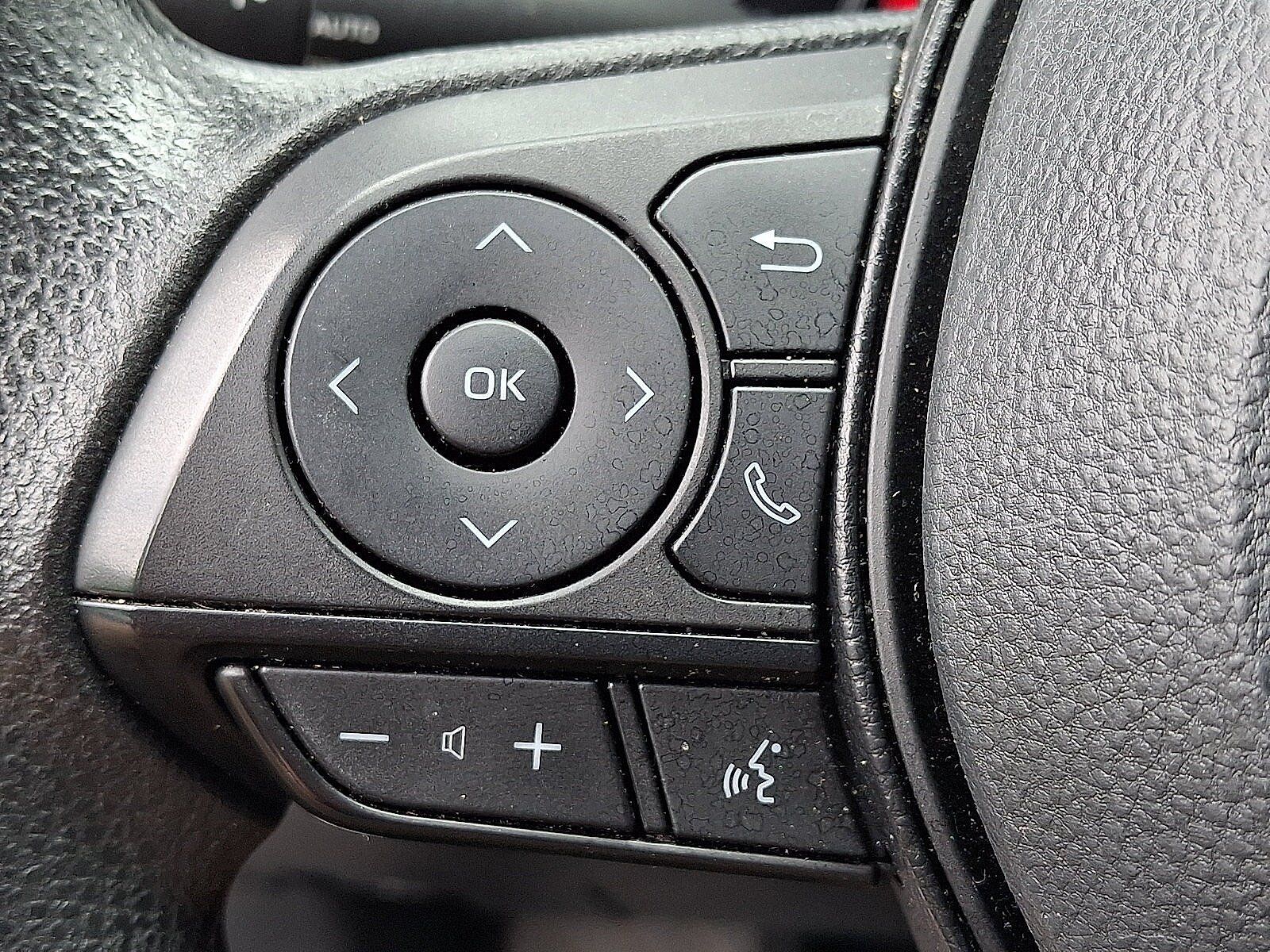 Used 2025 Toyota RAV4 XLE AWD/4WD image 21