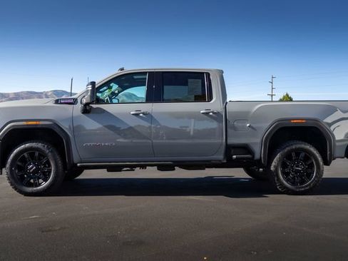 Used 2024 GMC Sierra 2500 AT4 w/ AT4 Premium Plus Package AWD/4WD image 3