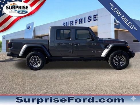 Used 2025 Jeep Gladiator Rubicon AWD/4WD image 8