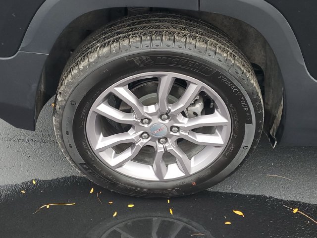 Certified 2024 GMC Terrain SLT FWD image 5