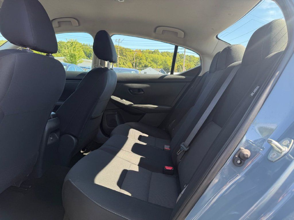 Used 2024 Nissan Sentra SV FWD image 13