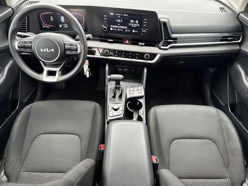 Used 2023 Kia Sportage LX image 11
