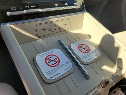 New 2026 Hyundai Santa Fe SE image 17