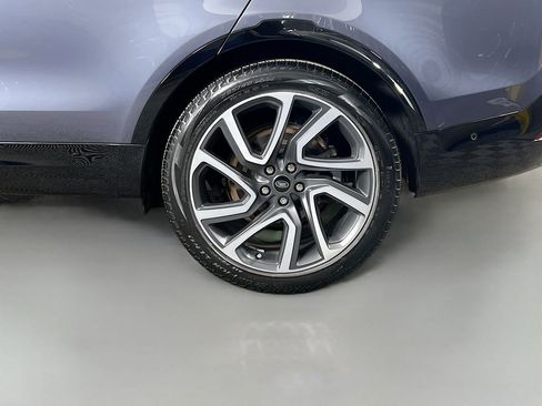 Used 2024 Land Rover Discovery Dynamic SE AWD/4WD image 34